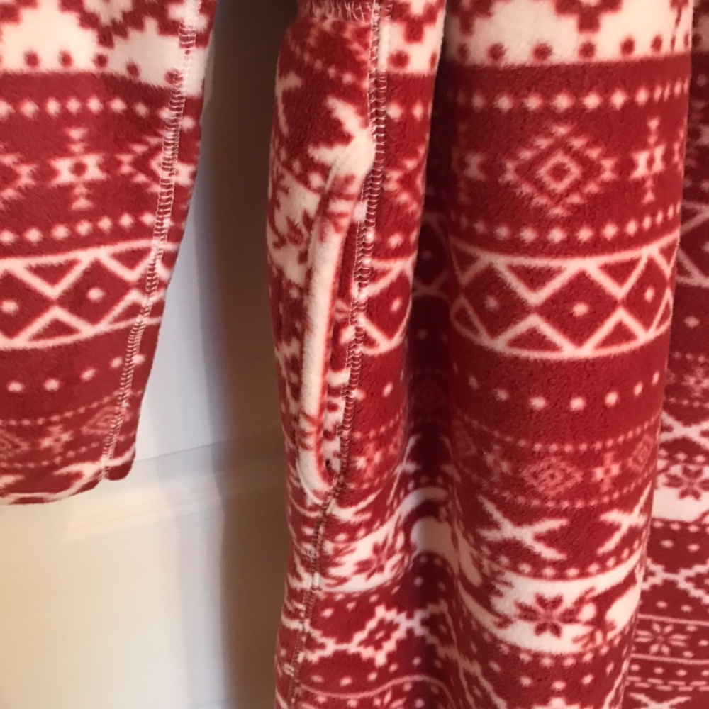 Tribal Holiday Print Fuzzy Robe - Picture 4 of 5